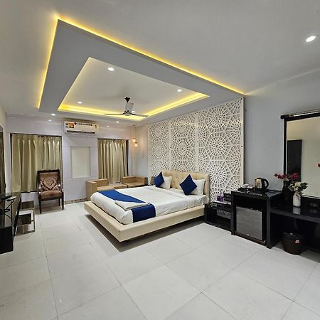 Hotel Mk Vivanta Gwalior Exterior foto