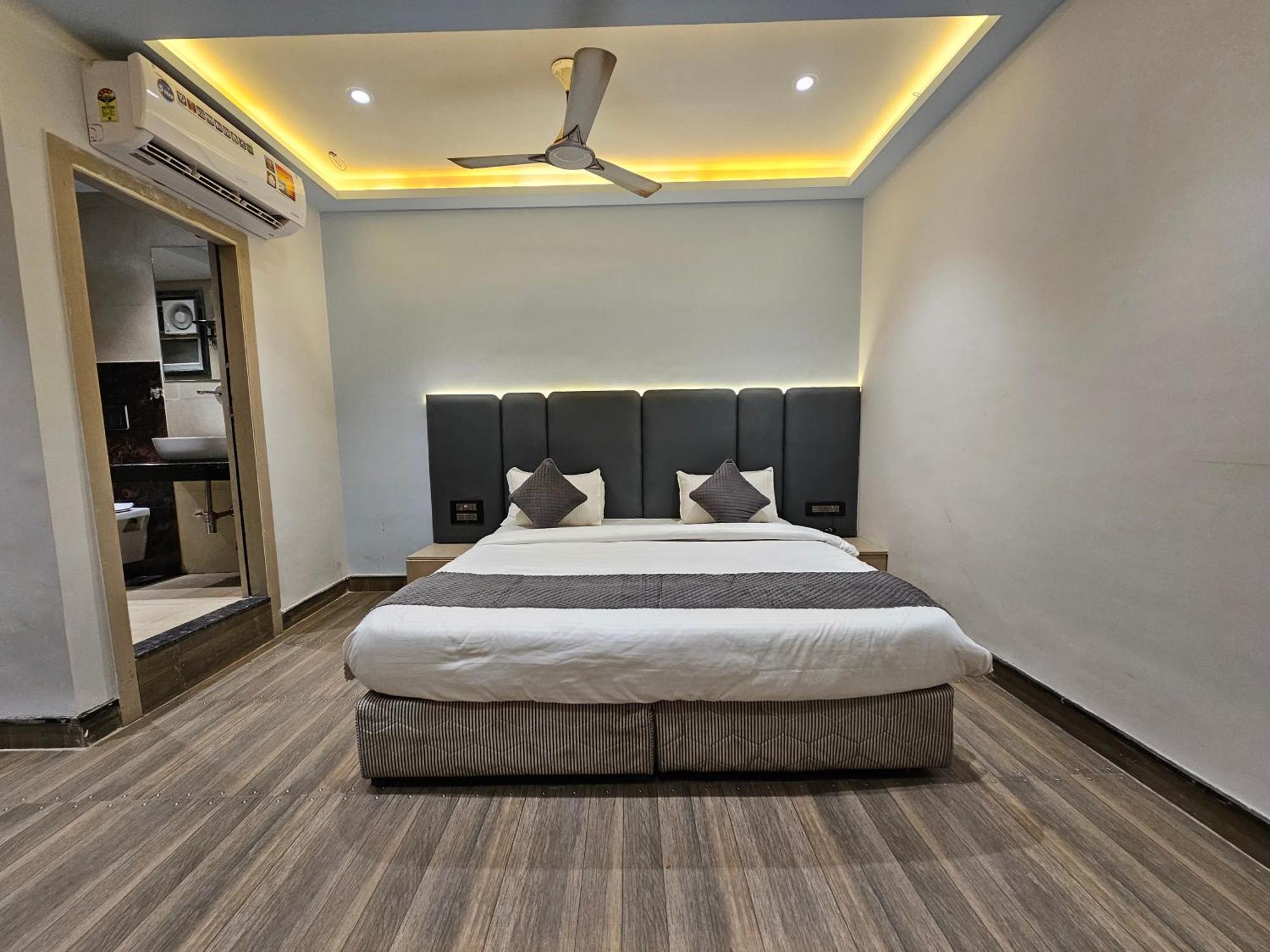 Hotel Mk Vivanta Gwalior Exterior foto