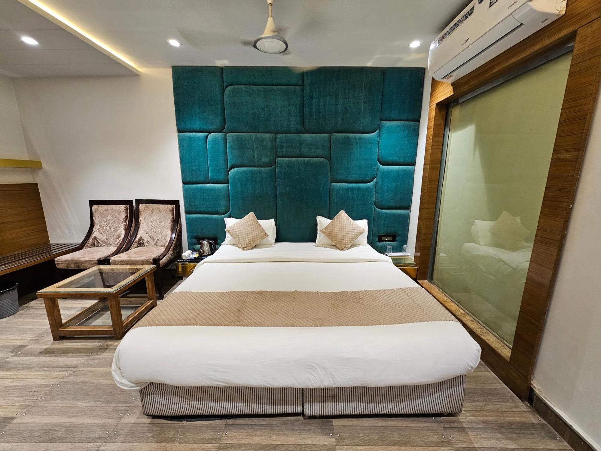 Hotel Mk Vivanta Gwalior Exterior foto